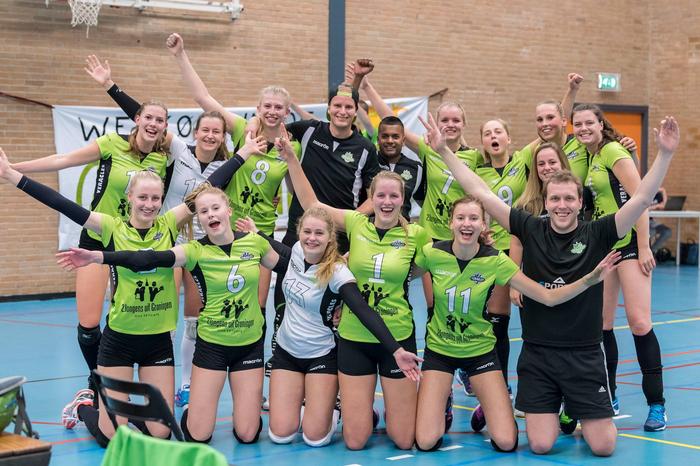 Veracles wint derby op veld en tribune