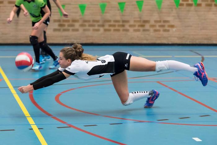 Dames 1 neemt puntje bij koploper mee